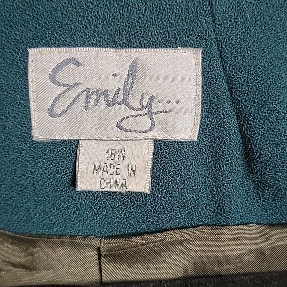 EMILY.. forest green blazer.. - Picture 7 of 15